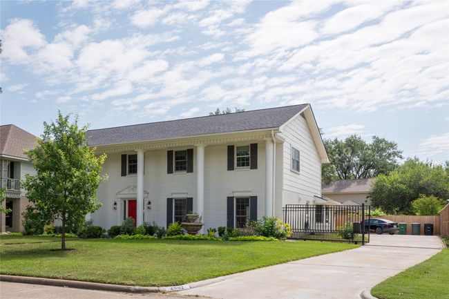 Don't miss out on this beautiful colonial style home that sits on an 8, 800 sq ft lot. | Image 48