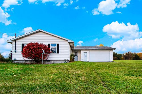 18898 Newcosta Ave, Big Rapids, MI, 49307-9712 | Card Image