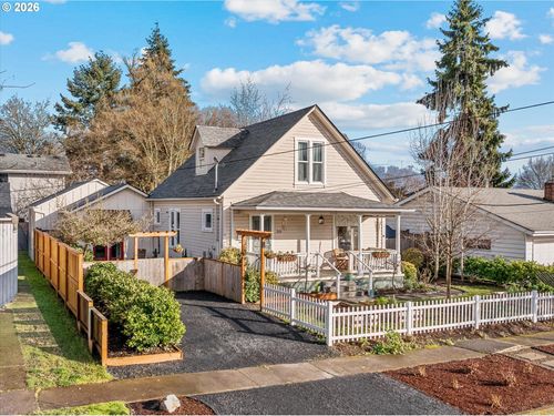 310 N School St, Newberg, OR, 97132-2627 | Card Image