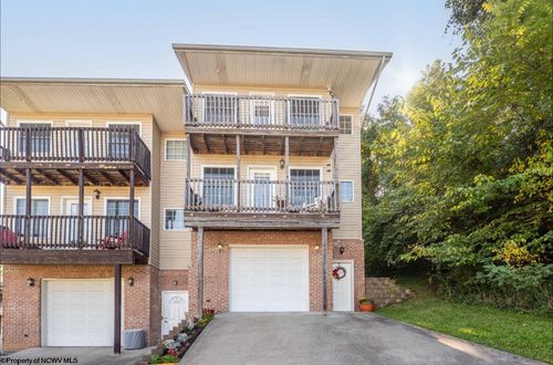 1422 Northwest Dr, Morgantown, WV, 26505-2689 | Card Image