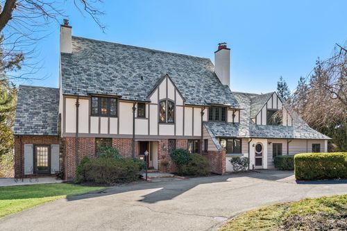 513 Centre Island Rd, Oyster Bay, NY, 11771-5015 | Card Image