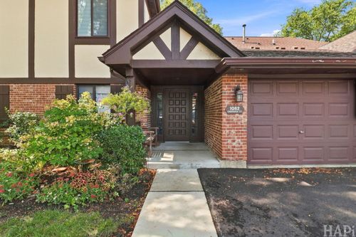 2b-1082 Creekside Ct, Wheeling, IL, 60090-5418 | Card Image