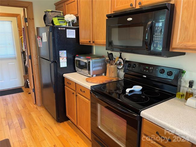 90 Twin Oaks Est, House other with 2 bedrooms, 3 bathrooms and null parking in Sylva NC | Image 17