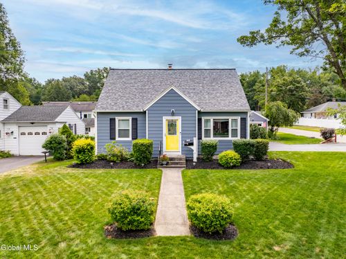 15 Forest Dr, Colonie, NY, 12205-2521 | Card Image