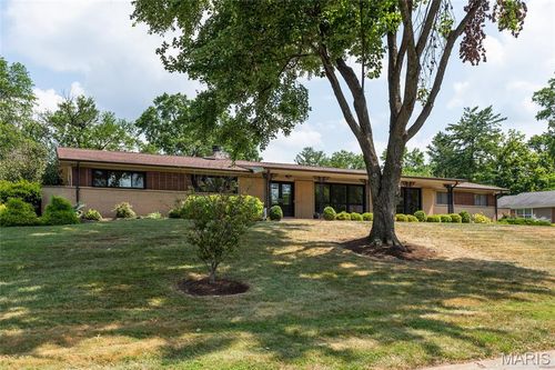 536 Fairways Cir, Saint Louis, MO, 63141-7554 | Card Image