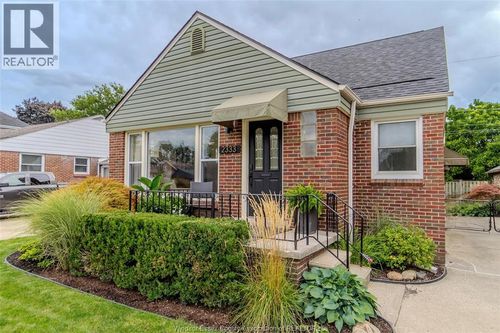 2333 Kildare Rd, Windsor, ON, N8W2X6 | Card Image