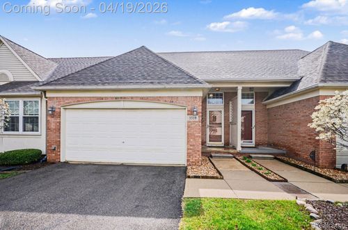 5519 Elmhurst Dr, Trenton, MI, 48183-7205 | Card Image