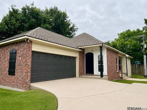 2734 S Faircrest Ct, Baton Rouge, LA, 70816-1051 | Card Image