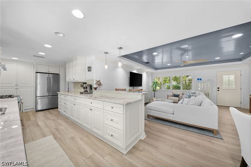 1135 7th St S, Naples, FL, 34102-7343 | Card Image