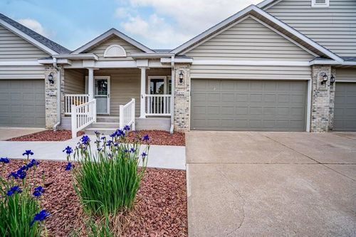 4293 Mill Ridge Cir, Eau Claire, WI, 54703-3880 | Card Image