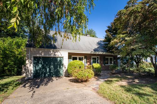 3 Grandview Ct, Wallingford, CT, 06492-5110 | Card Image