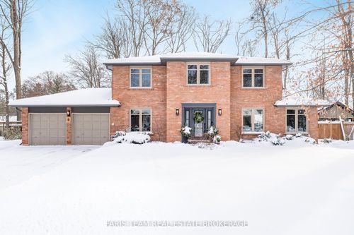 8 Malta Cres, Midhurst, ON, L9X0P2 | Card Image