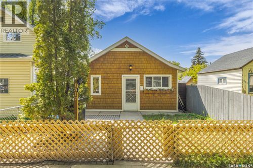 1317 Av G N, Saskatoon, SK, S7L2A6 | Card Image