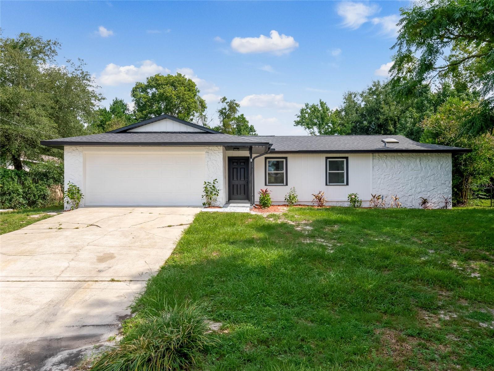 Akron Dr, Deltona, FL 32738
