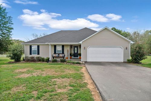 201 Elmwood Dr, Auburn, KY, 42206-8324 | Card Image