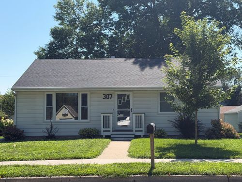 307 S 4th St, Le Sueur, MN, 56058-2206 | Card Image