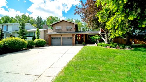 152 Mapleburn Dr Se, Calgary, AB, T2J1Y6 | Card Image