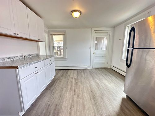 24 South St, Somersworth, NH, 03878-2206 | Card Image