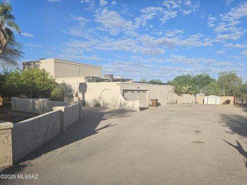 7855 N Northern Ave, Tucson, AZ, 85704-4536 | Card Image