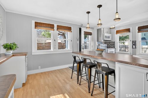8 Gargan Pl, Simsbury, CT, 06070-2406 | Card Image