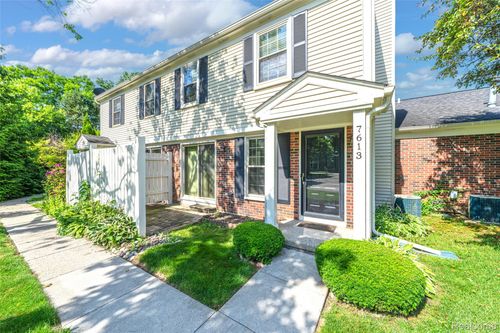 46-7613 Woodview Dr, Waterford, MI, 48327-4176 | Card Image