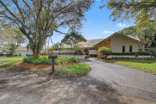 7940 Sw 172nd Ter, Palmetto Bay, FL, 33157-4764 | Card Image