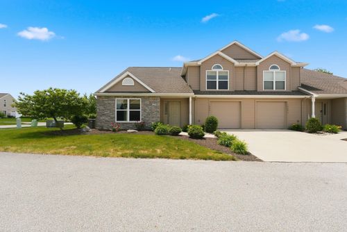 10001 Oak Trail Rd, Fort Wayne, IN, 46825-8132 | Card Image