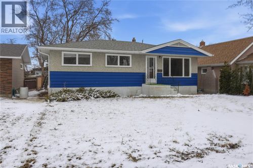 1317 6th Ave Nw, Moose Jaw, SK, S6H4A9 | Card Image