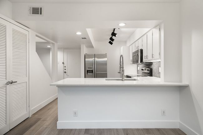 APT-206 - 3919 Holland Ave, Condo with 2 bedrooms, 3 bathrooms and null parking in Dallas TX | Image 19