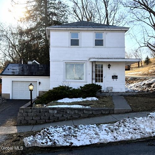 27 N Mcnab Ave, Gloversville, NY, 12078-2627 | Card Image