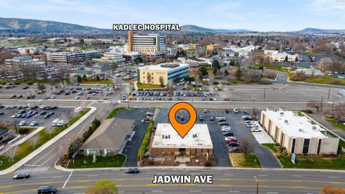 1177 Jadwin Ave, Richland, WA, 99352-3401 | Card Image