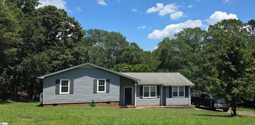 318 Country Gln, Pelzer, SC, 29669-1006 | Card Image