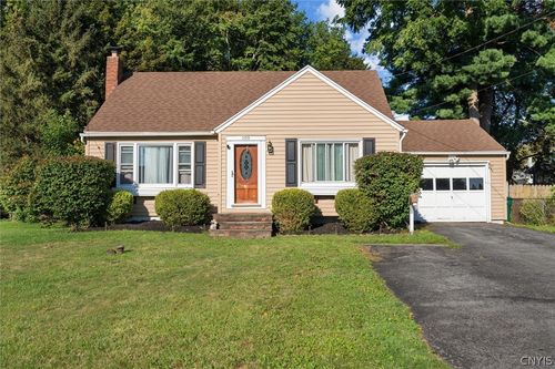 100 Keith Dr, Syracuse, NY, 13212-3102 | Card Image