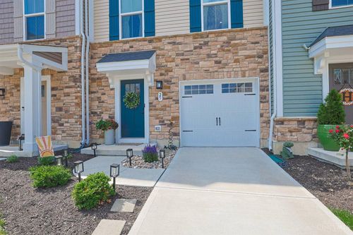 25 Wentworth Ln, Cincinnati, OH, 45236-3574 | Card Image