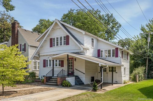 37 Hanover Rd, Pleasant Ridge, MI, 48069-1013 | Card Image