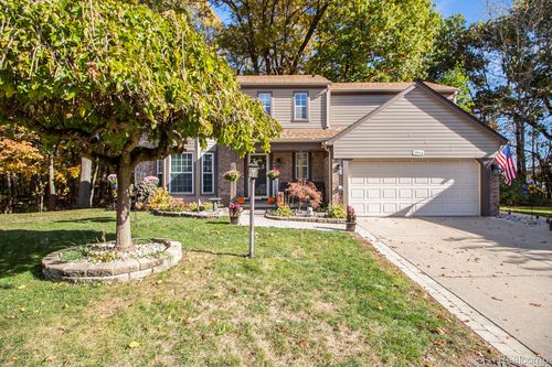 7946 Moonwood Pl, Westland, MI, 48185-9412 | Card Image