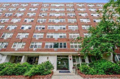 9-l-172-70 Highland Ave, Jamaica, NY, 11432-2805 | Card Image