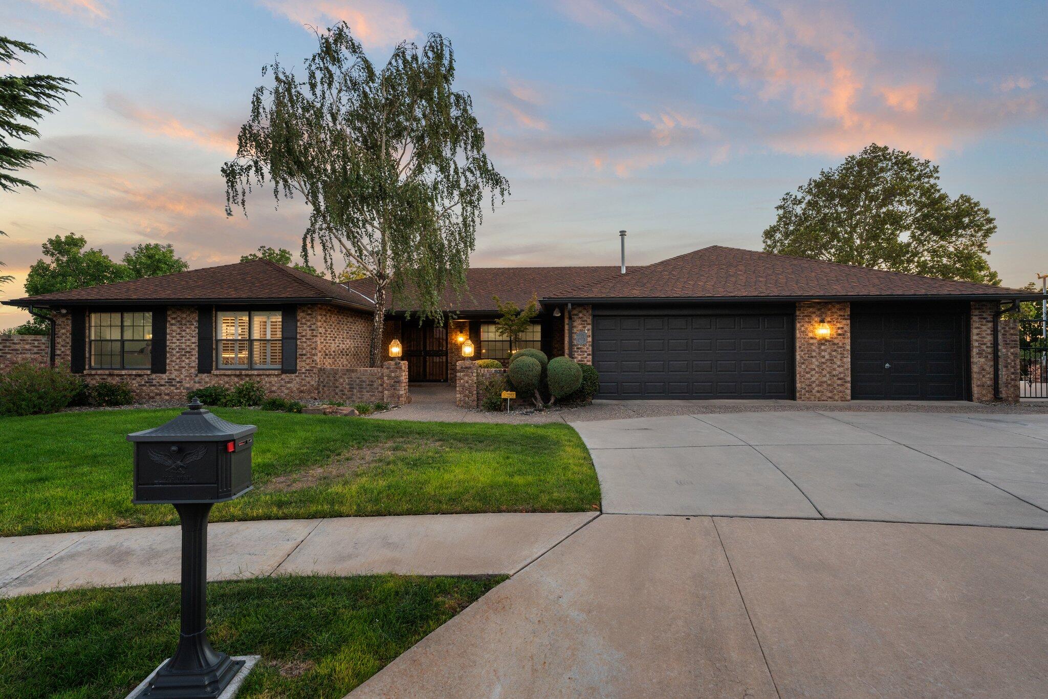Layton Pl, Albuquerque, NM 87111
