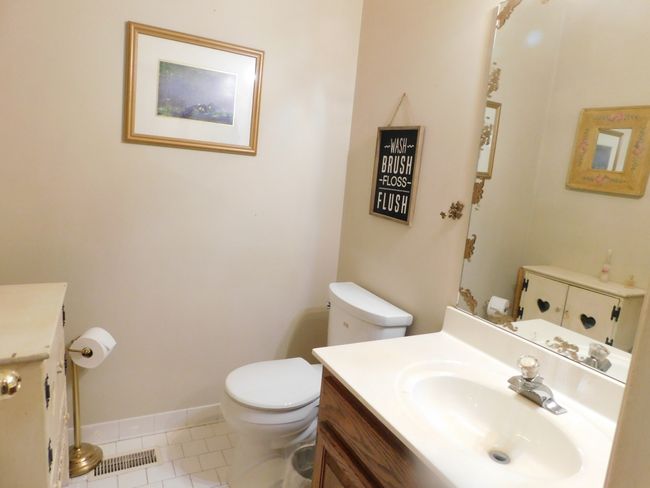 Powder Room off the Bonus | Image 42