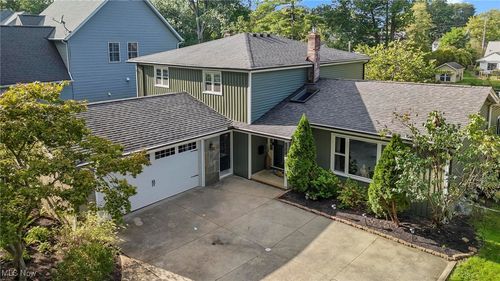 29074 Lincoln Rd, Bay Village, OH, 44140-1941 | Card Image