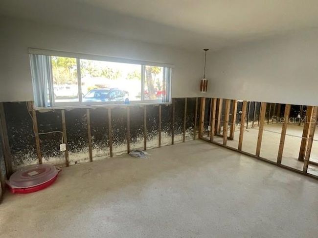 5365 Dover St Ne, House other with 3 bedrooms, 2 bathrooms and null parking in St Petersburg FL | Image 13