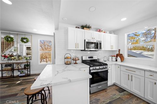 27584 Weirwood Dr, Lake Arrowhead, CA, 92352 | Card Image