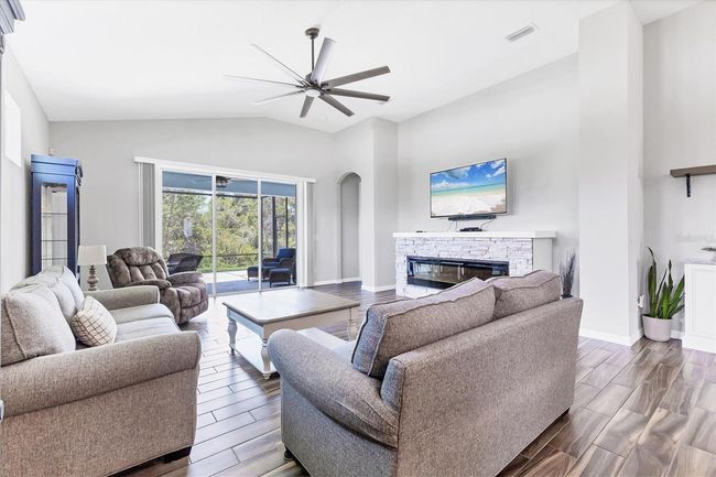 12755 Rainwashed Loop, House other with 3 bedrooms, 2 bathrooms and null parking in Parrish FL | Image 16
