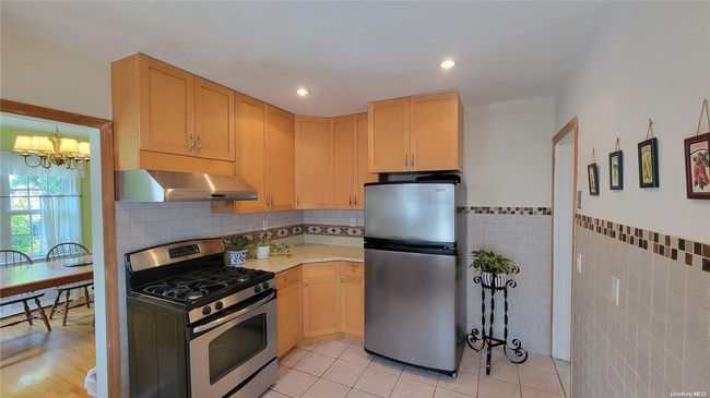 34 Evergreen Ln, House other with 4 bedrooms, 1 bathrooms and null parking in New Hyde Park NY | Image 11