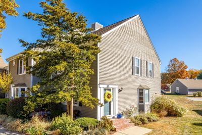 316 Georgetown Drive, Condo with 3 bedrooms, 2 bathrooms and 1 parking in Glastonbury CT | Image 2