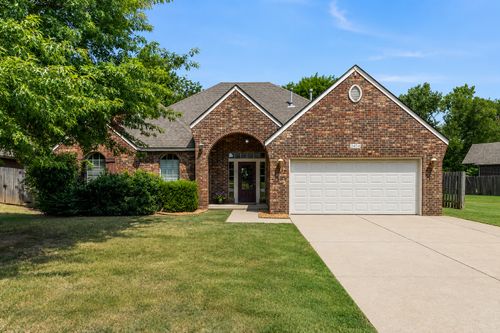 2404 10th St, Broken Arrow, OK, 74012-7233 | Card Image