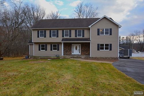 6 Ferrous Court, Chester Borough, NJ, 07930 | Card Image