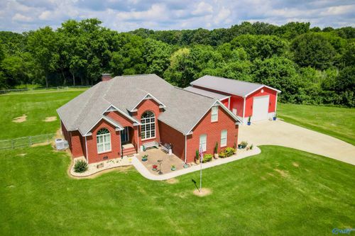 50 Helen Dr, Hartselle, AL, 35640-8075 | Card Image