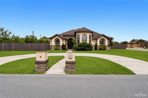 511 Fresno Dr, Edinburg, TX, 78542-7673 | Card Image