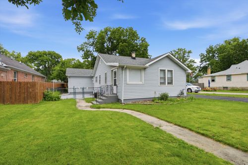 4618 W Lakeshore Dr, Mccullom Lake, IL, 60050-2418 | Card Image